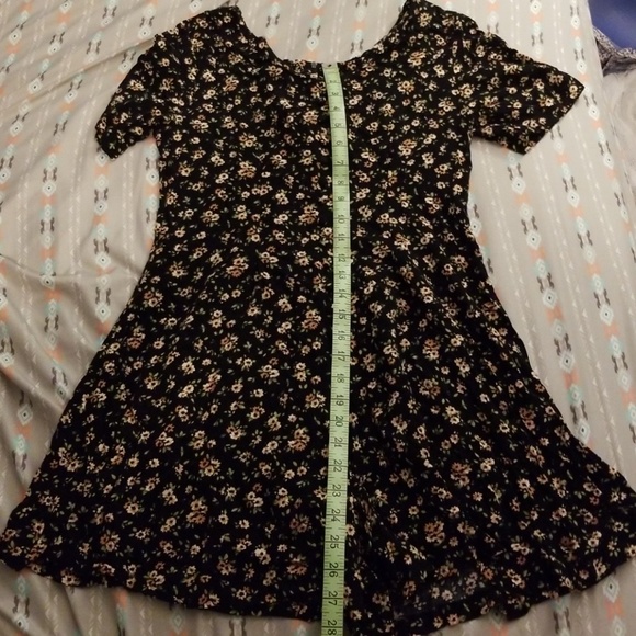 Express Floral Romper - Picture 4 of 5